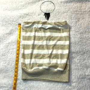 Strapless summer top.